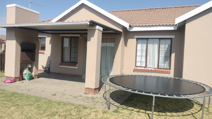3 Bedroom Property for Sale in Hillside Free State